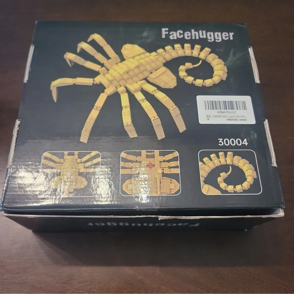 Facehugger Alien Building Blocks Set 216pcs Model 30012 Display Stand, Boxed 14+
